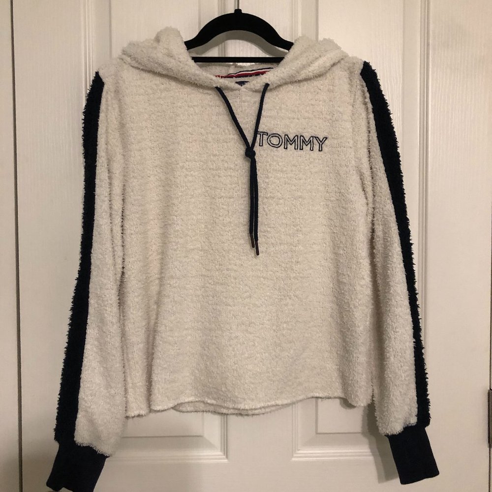 TH Cropped Fuzzy Hoodie w/ TOMMY Embroidered Logo